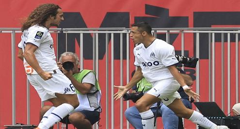 ثنائية سانشيز تقود مارسيليا لصدارة الدوري الفرنسي مؤقتًا